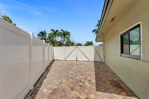 2756 NE 33rd St, Fort Lauderdale, FL 33306 - Photo 57
