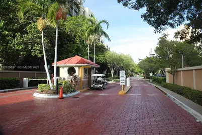 17011 N Bay Rd #918, Sunny Isles Beach, FL 33160 - Photo 3