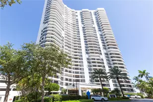 19195 NE 36th Ct, Aventura, FL 33180 - Photo 9