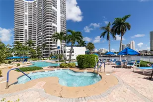 19195 NE 36th Ct, Aventura, FL 33180 - Photo 7