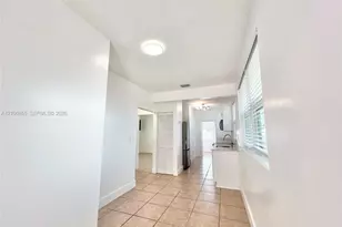 200 NW 17th Ct, Miami, FL 33125 - Photo 17