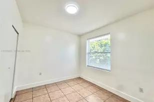 200 NW 17th Ct, Miami, FL 33125 - Photo 7
