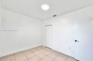 200 NW 17th Ct, Miami, FL 33125 - Photo 11