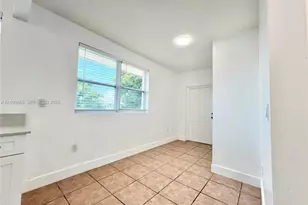 200 NW 17th Ct, Miami, FL 33125 - Photo 13