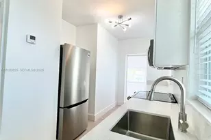 200 NW 17th Ct, Miami, FL 33125 - Photo 9