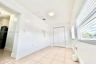 200 NW 17th Ct, Miami, FL 33125 - Photo 11