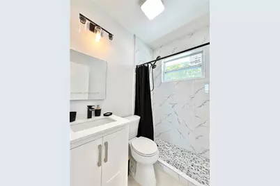 200 NW 17th Ct #0, Miami, FL 33125 - Photo 3