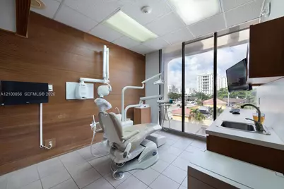 420 S Dixie Hwy #4J, Coral Gables, FL 33146 - Photo 3