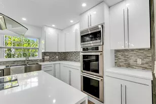 8810 Garland Ave, Surfside, FL 33154 - Photo 17
