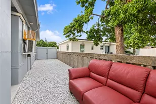 2437 NW 98th St, Miami, FL 33147 - Photo 11