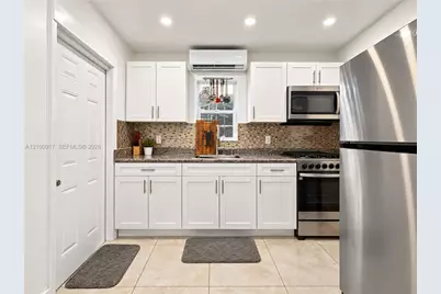2437 NW 98th St, Miami, FL 33147 - Photo 15