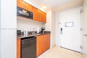 18001 Collins Ave, Sunny Isles Beach, FL 33160 - Photo 5