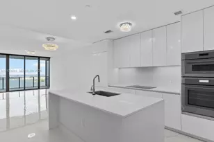 700 NE 24th St, Miami, FL 33137 - Photo 1