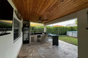 9975 NW 27th Terrace, Doral, FL 33172 - Photo 7