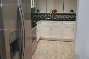 922 NE 199th St, Miami, FL 33179 - Photo 5