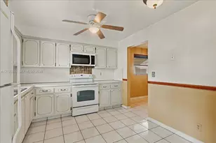500 S Luna Ct, Hollywood, FL 33021 - Photo 13
