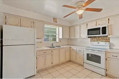 500 S Luna Ct #3, Hollywood, FL 33021 - Photo 11