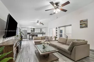 387 NW 39th Way, Deerfield Beach, FL 33442 - Photo 5