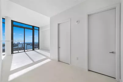 1400 Biscayne Boulevard #UPH03, Miami, FL 33132 - Photo 15