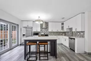 387 NW 39th Way, Deerfield Beach, FL 33442 - Photo 9