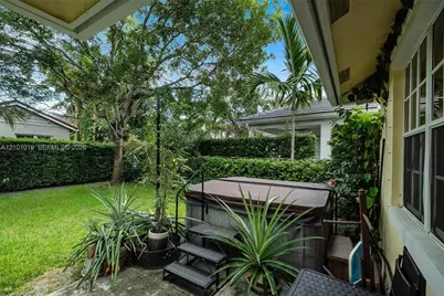 4685 Lakeside Ter, Davie, FL 33314 - Photo 47