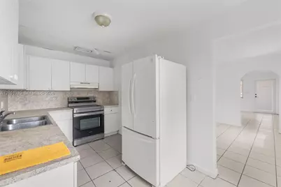 1816 NW 22nd Ct, Miami, FL 33125 - Photo 9