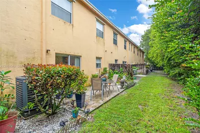 7469 Tam Oshanter Blvd, North Lauderdale, FL 33068 - Photo 29