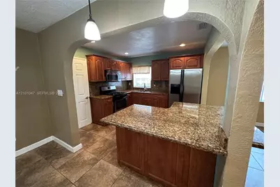112 NE 206th Ter, Miami Gardens, FL 33179 - Photo 5