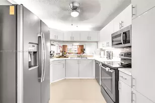 10133 NW 24th Pl, Sunrise, FL 33322 - Photo 3