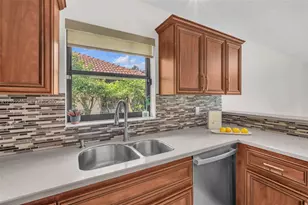 1025 Creekford Dr, Weston, FL 33326 - Photo 29