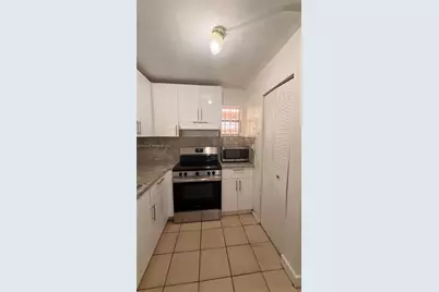 1950 W 56th St #2210B, Hialeah, FL 33012 - Photo 9