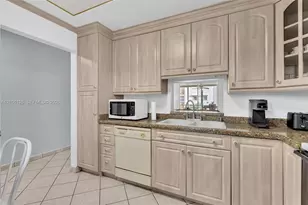 315 SE 11th Terrace, Dania Beach, FL 33004 - Photo 13