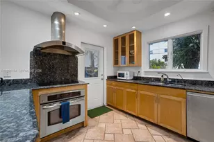 917 SE 2nd Ct, Fort Lauderdale, FL 33301 - Photo 25