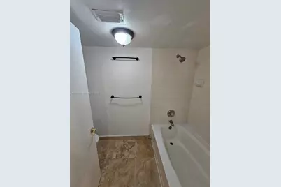 2206 Glenmoor Dr #2206, West Palm Beach, FL 33409 - Photo 11