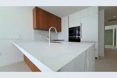 1400 Biscayne #802, Miami, FL 33132 - Photo 19