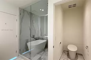 1400 Biscayne, Miami, FL 33132 - Photo 15