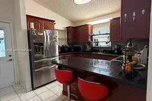 6968 W 24th Ct, Hialeah, FL 33016 - Photo 5