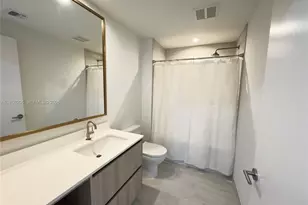 77 SE 5th, Miami, FL 33131 - Photo 5