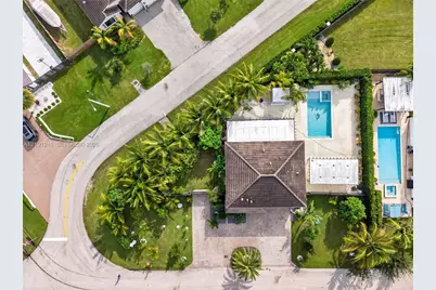 19815 SW 132nd Ct, Miami, FL 33177 - Photo 13