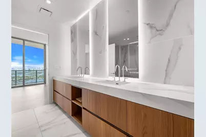 1400 Biscayne Blvd #701, Miami, FL 33132 - Photo 11
