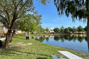 3690 N 56th Ave, Hollywood, FL 33021 - Photo 21