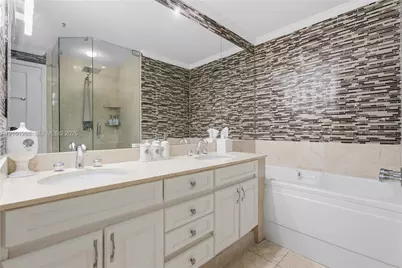 808 Brickell Key Dr #1106, Miami, FL 33131 - Photo 13