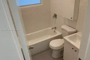 780 NE 122nd St, North Miami, FL 33161 - Photo 15
