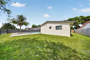 7020 Bamboo St, Miami Lakes, FL 33014 - Photo 25