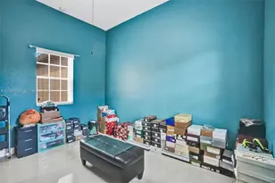 859 SW 147th Ter, Pembroke Pines, FL 33027 - Photo 23