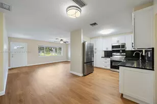 10 SW 11th St, Deerfield Beach, FL 33441 - Photo 1