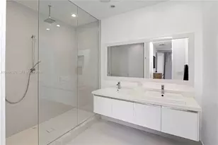 10541 NW 66th St, Doral, FL 33178 - Photo 23