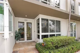 10541 NW 66th St, Doral, FL 33178 - Photo 3