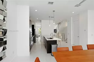 10541 NW 66th St, Doral, FL 33178 - Photo 19