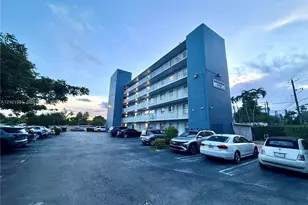 1629 NW N River Dr, Miami, FL 33125 - Photo 13